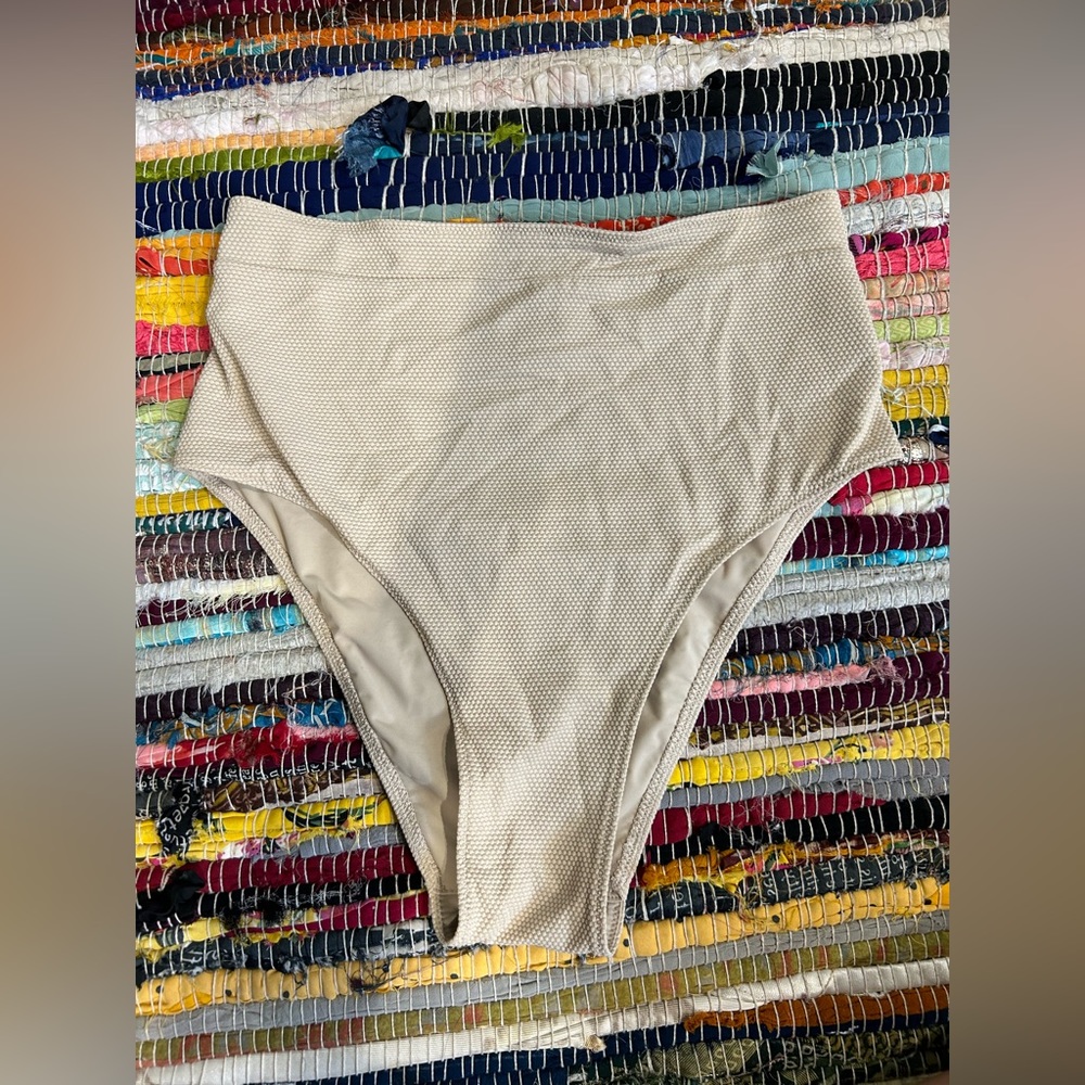 Lululemon nude bathing suit bottoms